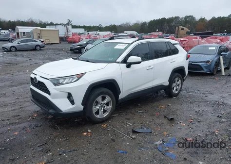 2021 Toyota Rav4 Xle z USA, uszkodzony, nr VIN 2T3W1RFV4MC159315